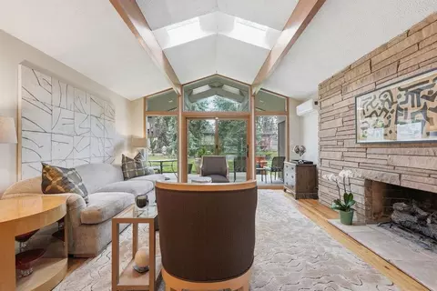Living - 1704 E 35th Ave, Spokane, WA 99203 photo 1 of 7