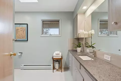 Bath - 1704 E 35th Ave, Spokane, WA 99203 photo 4 of 5