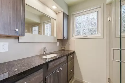 Bath - 1704 E 35th Ave, Spokane, WA 99203 photo 2 of 5