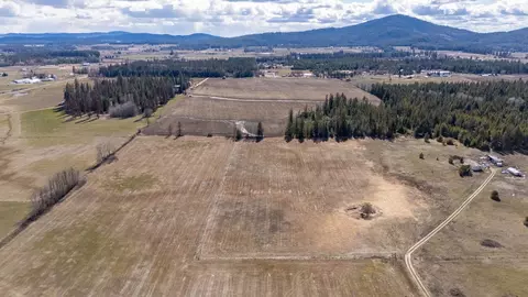 4781 W Gibson Dahl Rd # B, Clayton, WA 99110