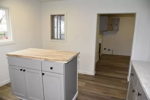 Entry Way - 301 2nd Ave, Cusick, WA 99119 photo 1 of 5
