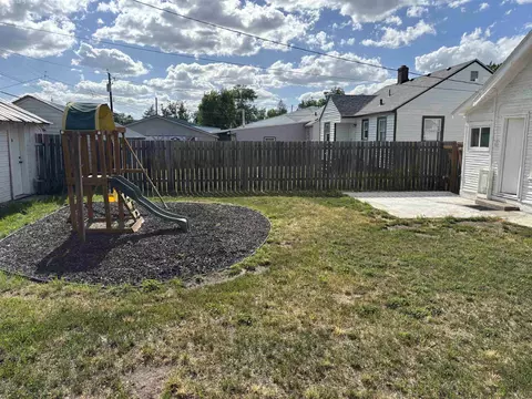 Exterior - 1324 E Broad Ave, Spokane, WA 99207 photo 4 of 4