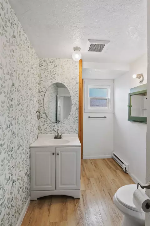 Bath - 1324 E Broad Ave, Spokane, WA 99207 photo 1 of 2