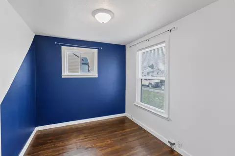 Bedroom - 1324 E Broad Ave, Spokane, WA 99207 photo 1 of 2