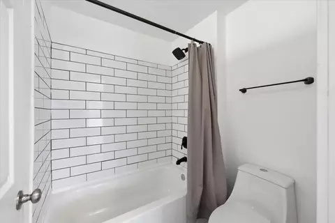 Bath - 3219 E 36th Ave, Spokane, WA 99223 photo 2 of 2
