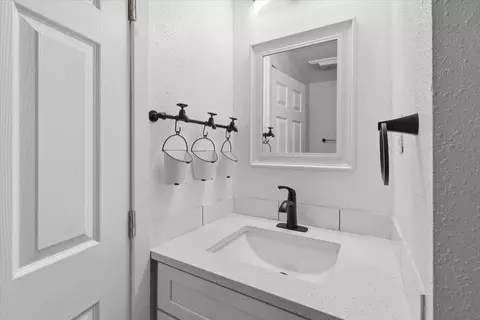 Bath - 3219 E 36th Ave, Spokane, WA 99223 photo 1 of 2