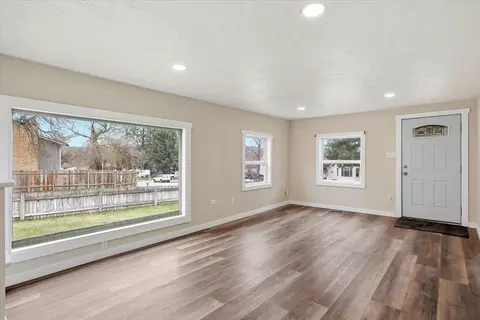 Living - 3219 E 36th Ave, Spokane, WA 99223 photo 1 of 5