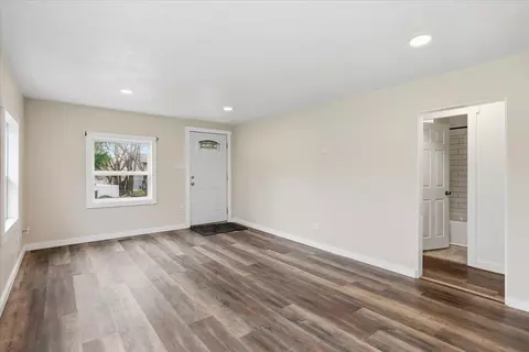 Living - 3219 E 36th Ave, Spokane, WA 99223 photo 2 of 5