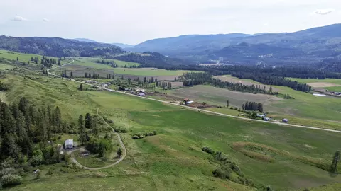 2897 Mcnitt Rd, Kettle Falls, WA 99141