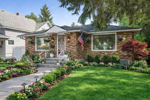 Exterior - 942 E Baldwin Ave, Spokane, WA 99207 photo 2 of 8