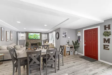 Entry Way - 942 E Baldwin Ave, Spokane, WA 99207 photo 1 of 5