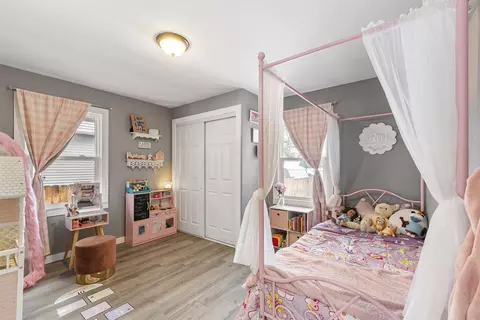 Bedroom - 942 E Baldwin Ave, Spokane, WA 99207 photo 8 of 9