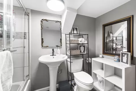 Bath - 942 E Baldwin Ave, Spokane, WA 99207 photo 2 of 3