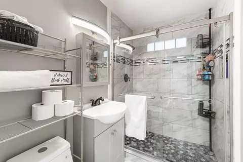 Bath - 942 E Baldwin Ave, Spokane, WA 99207 photo 3 of 3