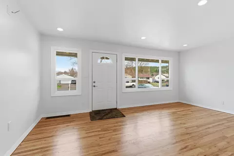 Living - 3832 E Grace Ave, Spokane, WA 99217 photo 1 of 5