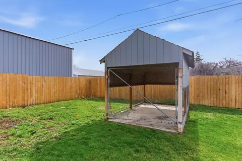 Exterior - 3832 E Grace Ave, Spokane, WA 99217 photo 6 of 11