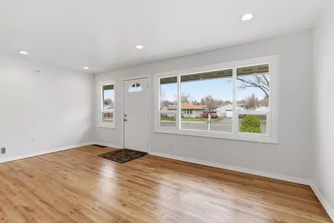 Living - 3832 E Grace Ave, Spokane, WA 99217 photo 3 of 5