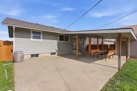 Exterior - 3832 E Grace Ave, Spokane, WA 99217 photo 3 of 11