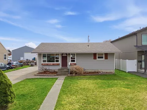Exterior - 3832 E Grace Ave, Spokane, WA 99217 photo 10 of 11
