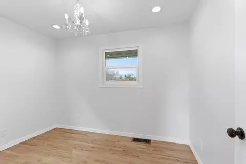 Bedroom - 3832 E Grace Ave, Spokane, WA 99217 photo 5 of 7