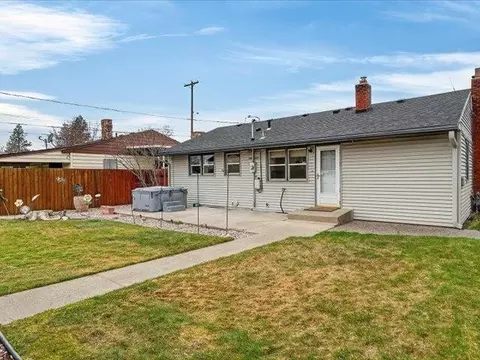 Exterior - 608 E Central Ave, Spokane, WA 99208 photo 3 of 7