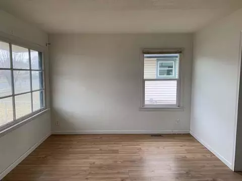 Living - 1415 E Dalke Ave, Spokane, WA 99208 photo 2 of 3