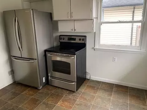 Kitchen - 1415 E Dalke Ave, Spokane, WA 99208 photo 3 of 3
