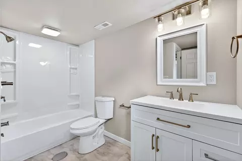 Bath - 915 E 34th Ave, Spokane, WA 99203 photo 2 of 2