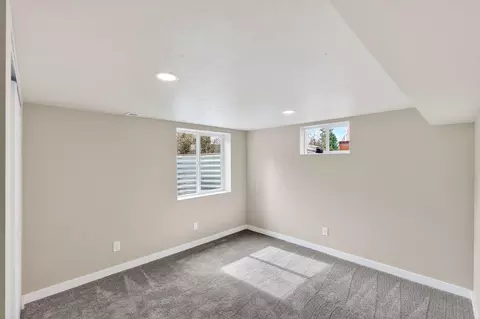 Bedroom - 915 E 34th Ave, Spokane, WA 99203 photo 3 of 5