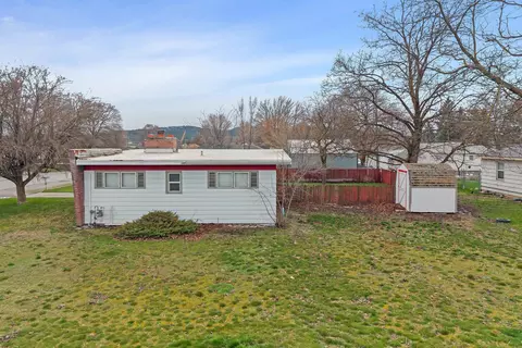 Exterior - 1323 N Bowman Rd, Spokane Valley, WA 99212 photo 5 of 10