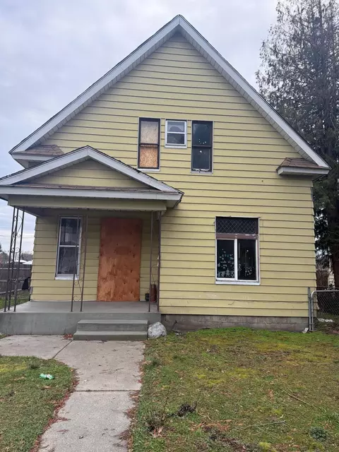 944 E Indiana Ave, Spokane, WA 99207