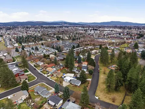 View/Area - 702 E Calkins Dr, Spokane, WA 99208 photo 6 of 9