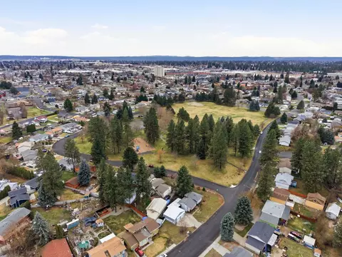 View/Area - 702 E Calkins Dr, Spokane, WA 99208 photo 4 of 9