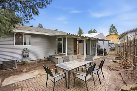 Exterior - 702 E Calkins Dr, Spokane, WA 99208 photo 6 of 6
