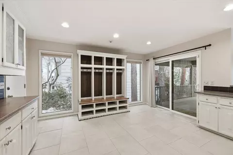Entry Way - 1829 E Pinecrest Rd, Spokane, WA 99203 photo 5 of 6
