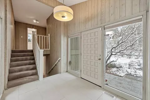 Entry Way - 1829 E Pinecrest Rd, Spokane, WA 99203 photo 1 of 6