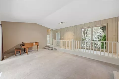 Living - 1829 E Pinecrest Rd, Spokane, WA 99203 photo 2 of 3