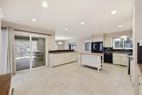Kitchen - 1829 E Pinecrest Rd, Spokane, WA 99203 photo 3 of 4