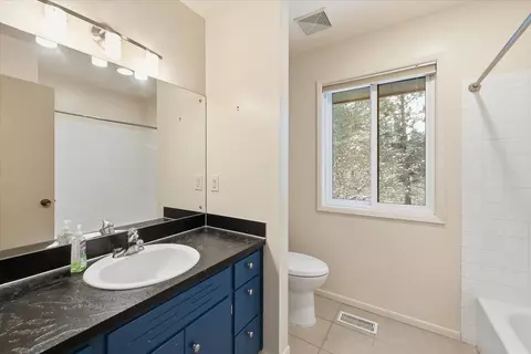 Bath - 1829 E Pinecrest Rd, Spokane, WA 99203 photo 3 of 4