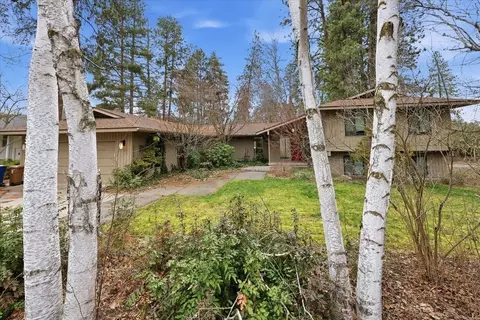 Exterior - 1829 E Pinecrest Rd, Spokane, WA 99203 photo 3 of 8