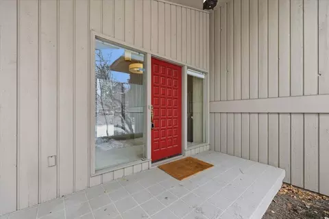 Exterior - 1829 E Pinecrest Rd, Spokane, WA 99203 photo 5 of 8