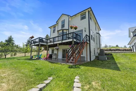Exterior - 12101 E Randall Rd, Mead, WA 99021 photo 4 of 7