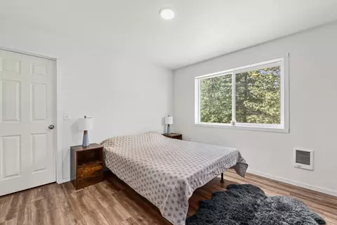 Bedroom - 12101 E Randall Rd, Mead, WA 99021 photo 3 of 4