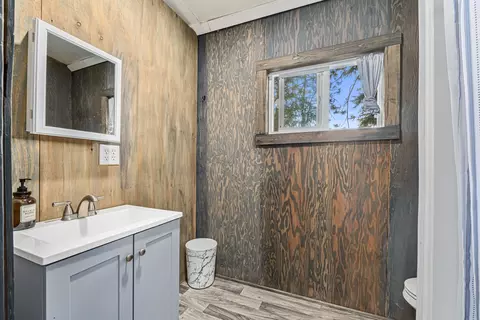 Bath - 12101 E Randall Rd, Mead, WA 99021 photo 6 of 6