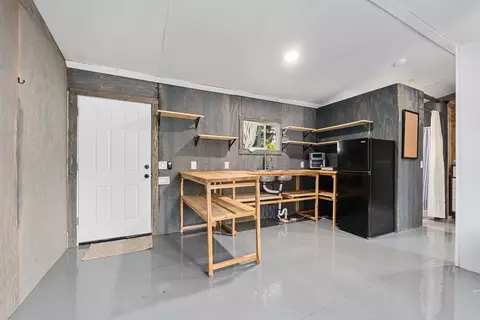 Kitchen - 12101 E Randall Rd, Mead, WA 99021 photo 5 of 5