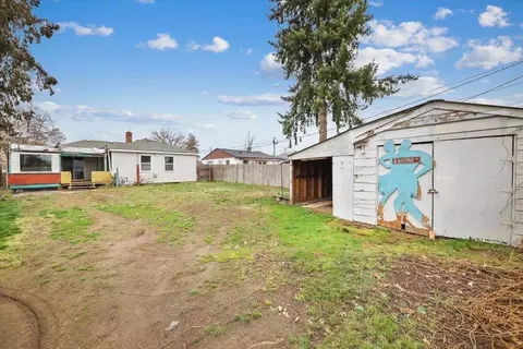 Exterior - 42 Everett Ave, Spokane, WA 99207 photo 4 of 6