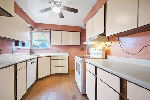 Kitchen - 42 Everett Ave, Spokane, WA 99207 photo 1 of 2