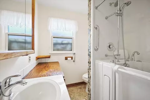 Bath - 42 Everett Ave, Spokane, WA 99207 photo 1 of 1