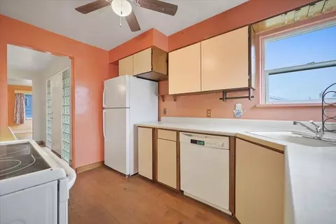 Kitchen - 42 Everett Ave, Spokane, WA 99207 photo 2 of 2