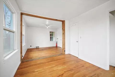 Living - 42 Everett Ave, Spokane, WA 99207 photo 5 of 6